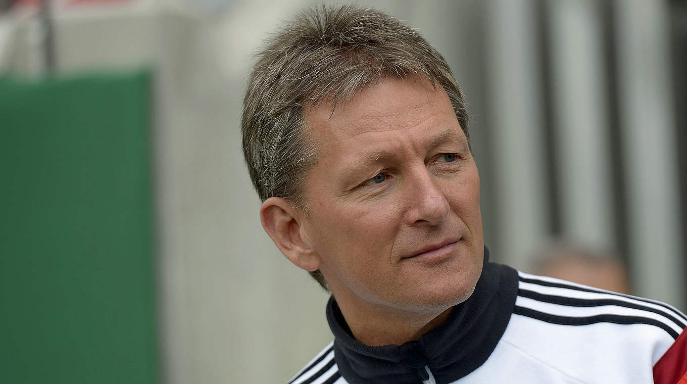 Wartet noch auf den ersten Sieg: DFB-Trainer Frank Wormuth © 2014 Getty Images