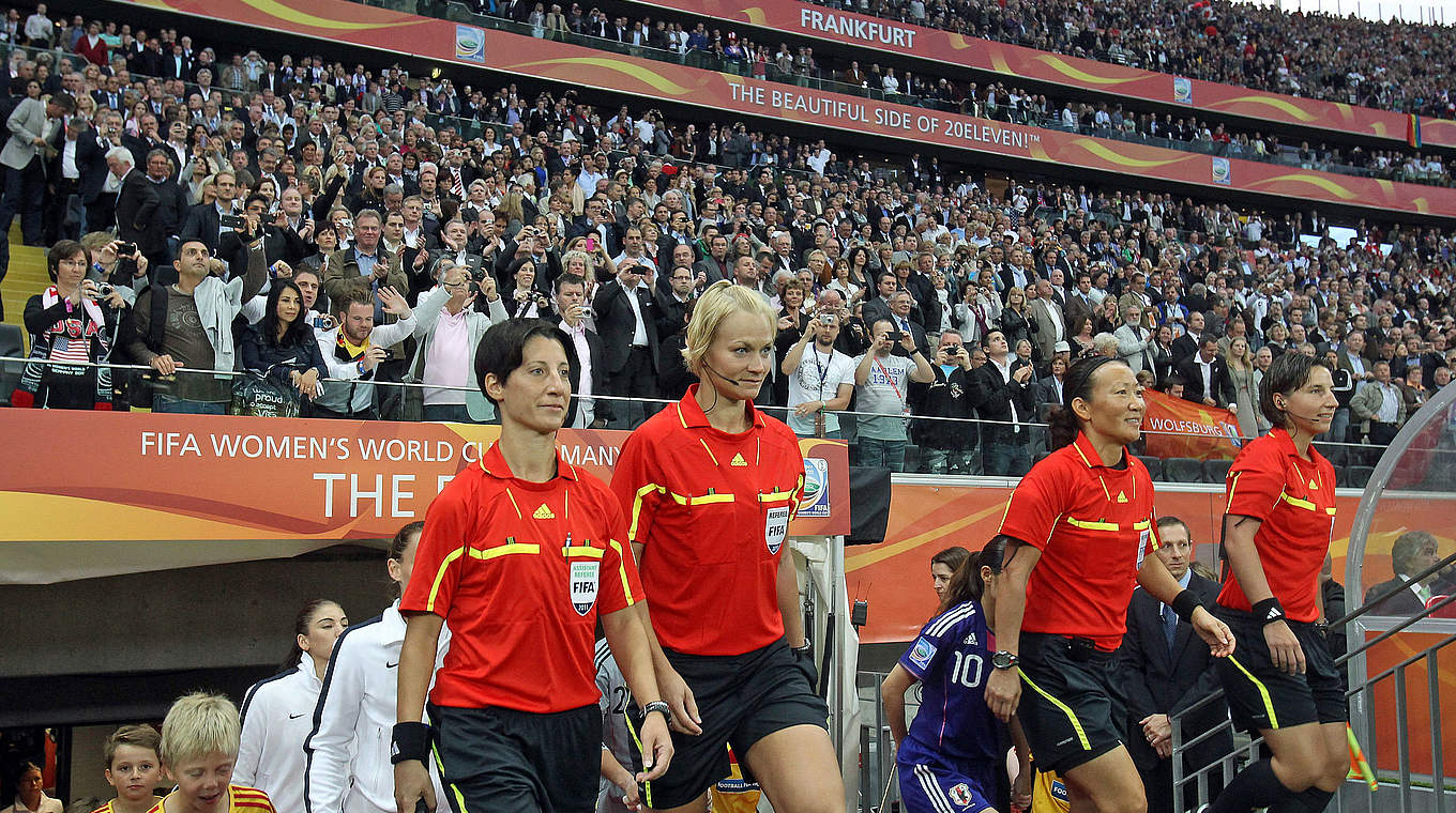 Heim-WM mit vollen Stadien und einer DFB-Schiedsrichterin im Finale, Bibiana Steinhaus © 