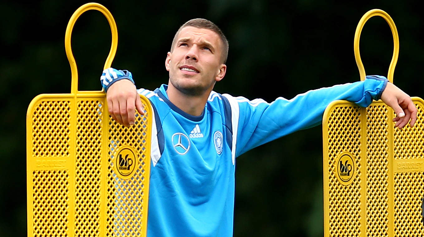 Gut gelaunt ins EM-Qualispiel gegen Polen: Lukas Podolski © 2014 Getty Images