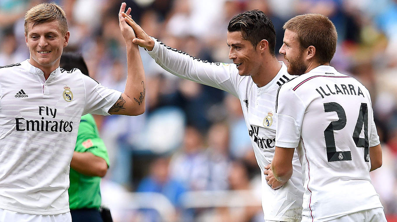 Versteht sich mit Reals Superstars um Ronaldo (M.) gut: Toni Kroos (l.) © 2014 Getty Images