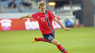 Jüngster Spieler der EM-Qualifikation: der 15-jährige Martin Ödegaard © AFP