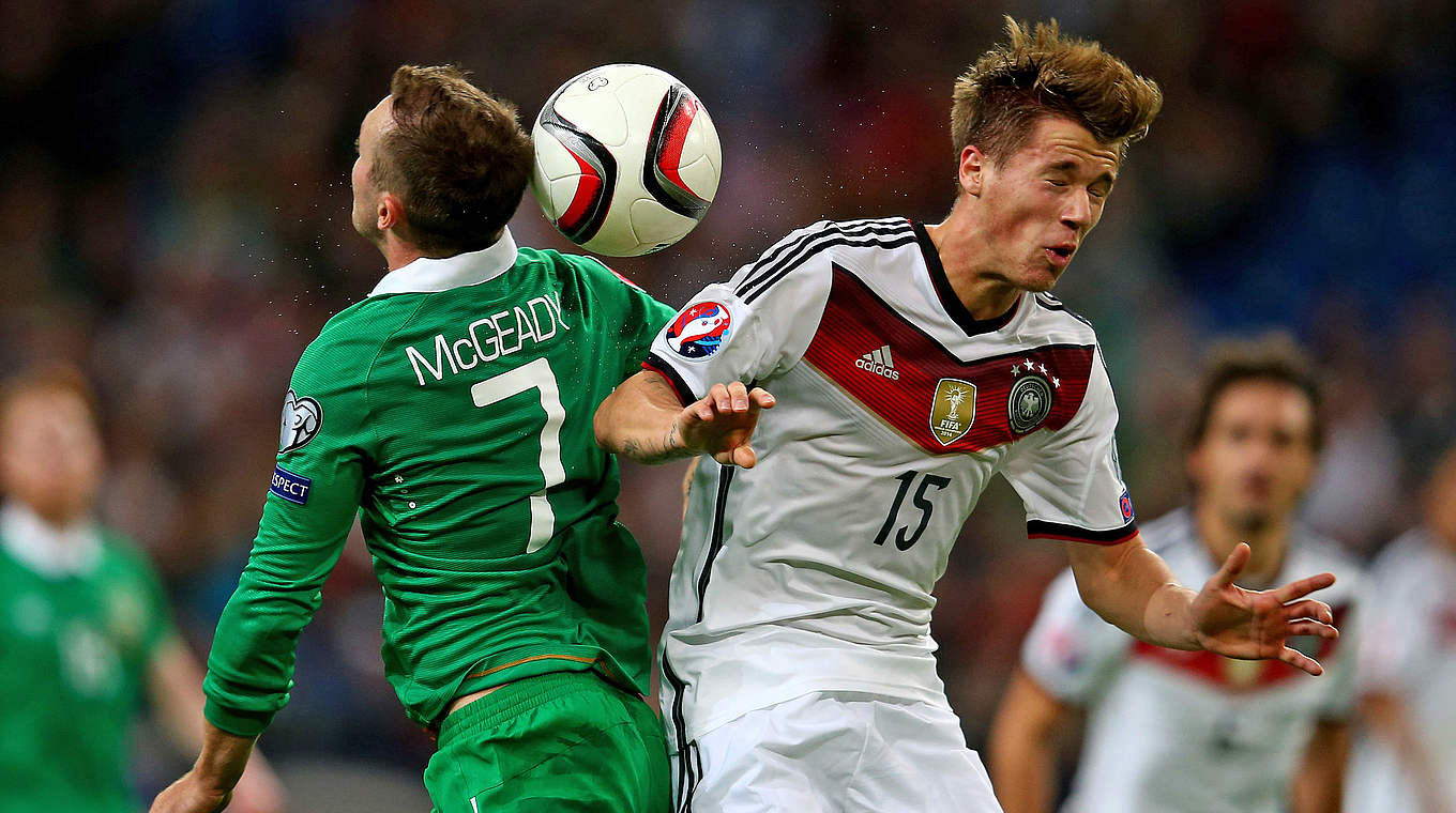 Voller Einsatz gegen die Iren: Erik Durm (r.) © 2014 Getty Images