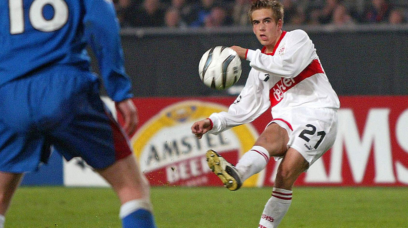 Der erste Erfolg 2003: Philipp Lahm beim VfB © imago