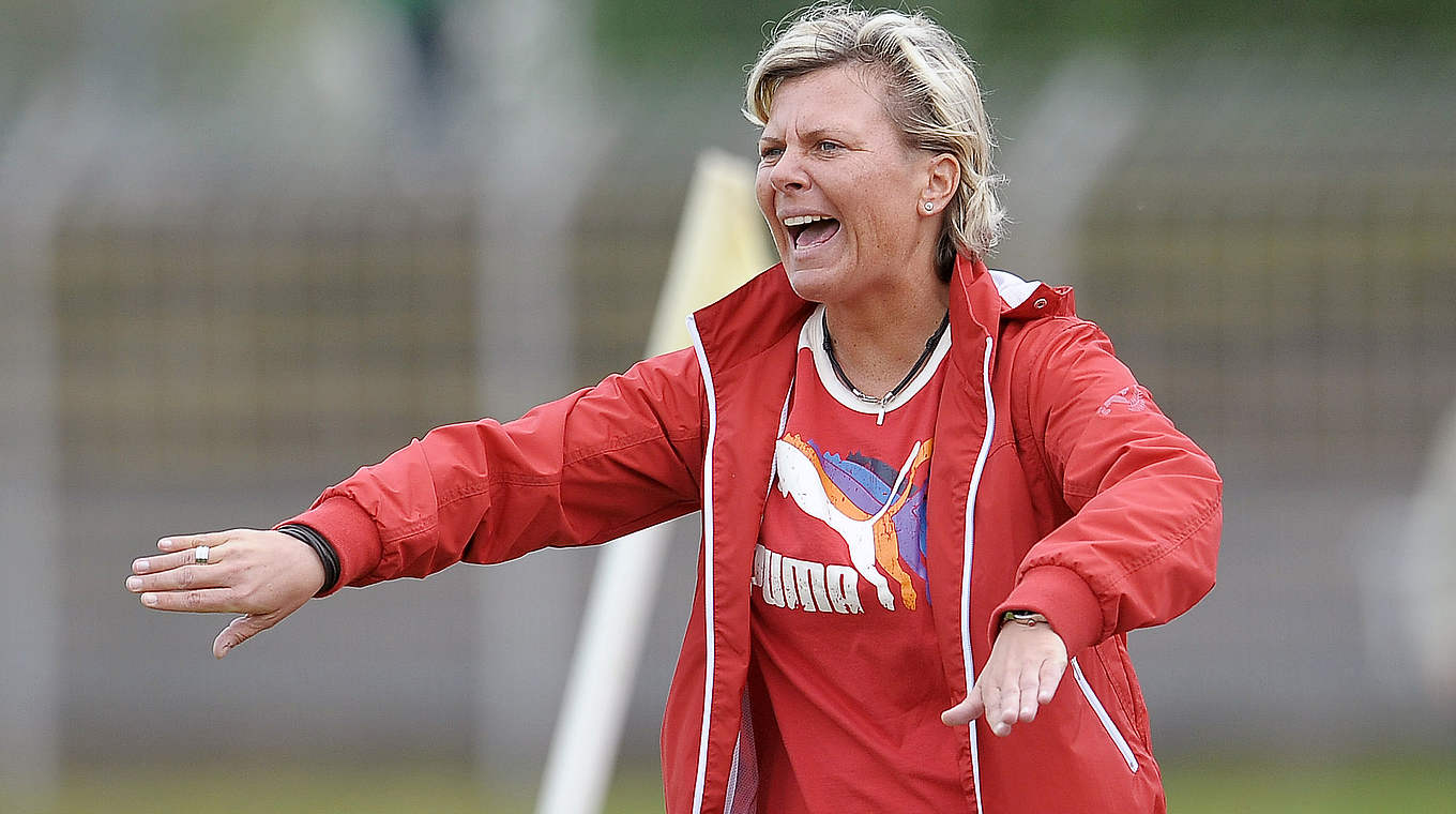 War mit Cloppenburg in Meppen zu Gast: Trainerin Tanja Schulte © 2010 Getty Images