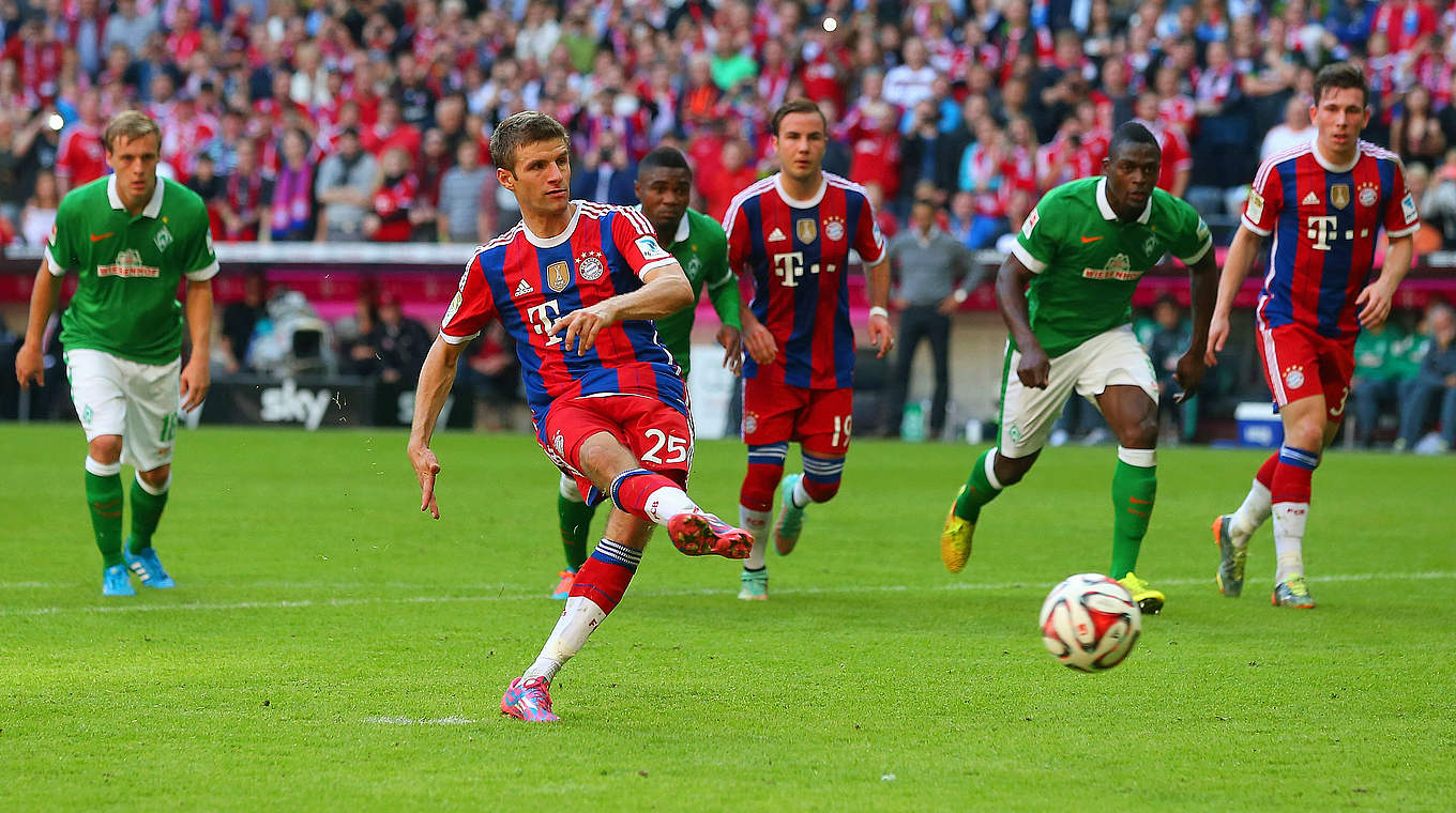 Dritter Streich der Bayern: Thomas Müller trifft vom Punkt © 2014 Getty Images