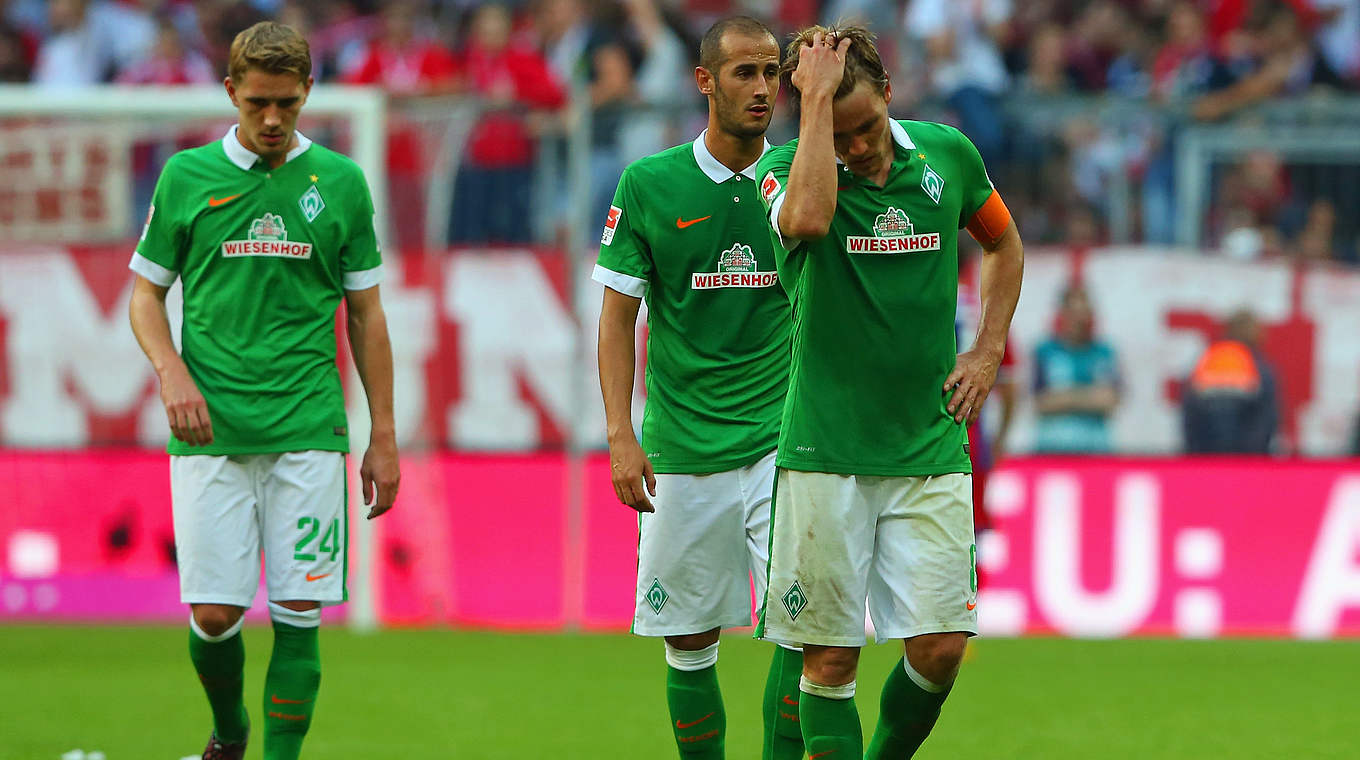 Zuletzt harmlos: Die Werder-Profis nach dem 0:6 in München © 2014 Getty Images