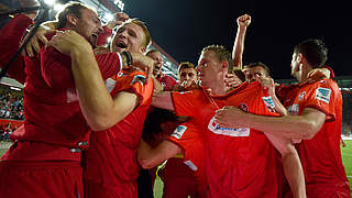 Wollen den zweiten Sieg in Folge feiern: Die Spieler des 1. FCK © 2014 Getty Images