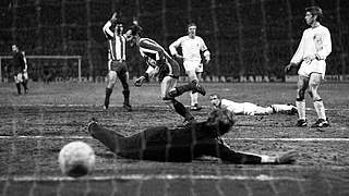 Siegtor 1970: Roth (M.) dreht jubelnd ab, Bayern bezwingt Gladbach 1:0 © imago sportfotodienst