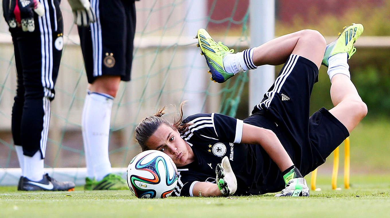 Fokussiert auf das Spiel gegen Frankreich: Nadine Angerer © 2014 Getty Images