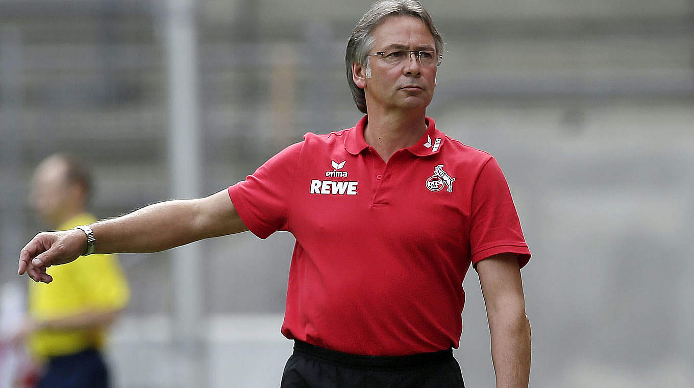 Ende der Serie: Köln II und Trainer Stephan Engels unterlagen dem SC Verl © 2014 Getty Images