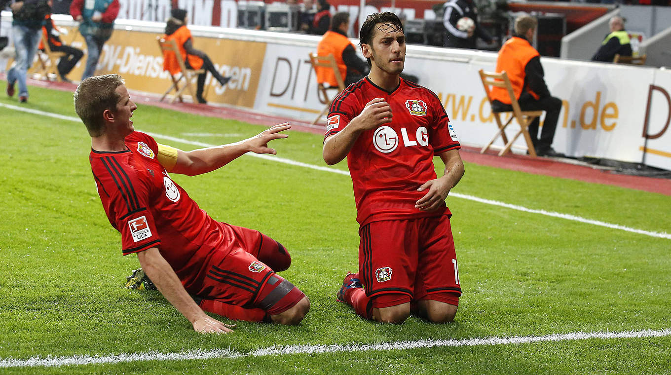 Torschütze: Hakan Calhanoglu trifft für Leverkusen © imago/mika