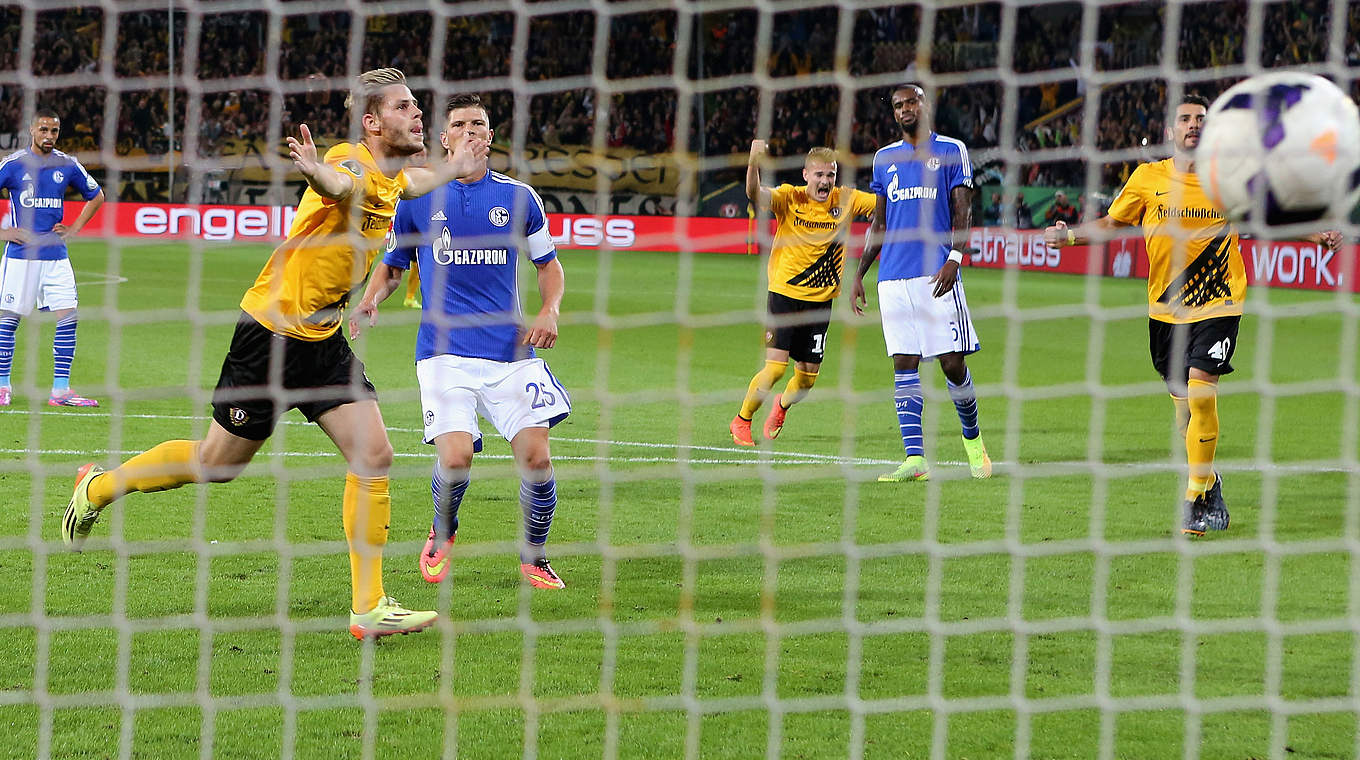 Traf auch gegen Schalke: Dynamo-Stürmer Justin Eilers (2. v. l.) © 2014 Getty Images