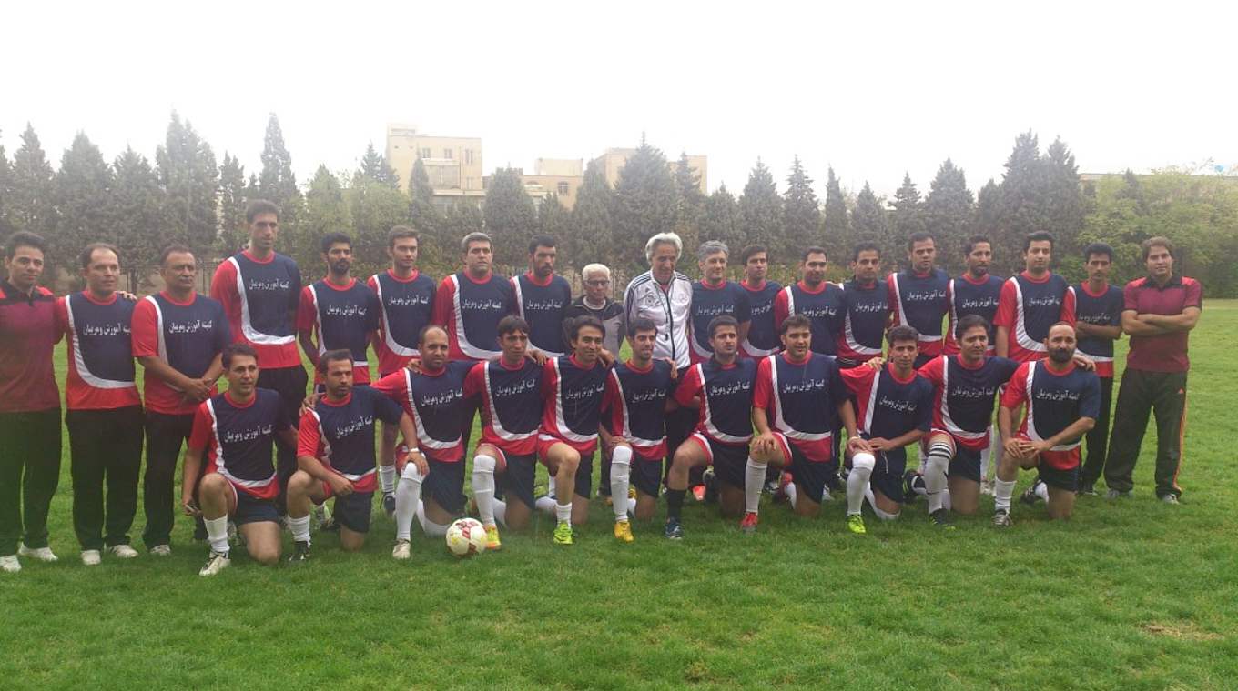 DFB-Auslandstrainer Mahmood Reza Roushanzamir mit Trainern in der Provinz Alborz... © privat
