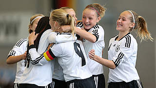 Mit Schützenfest in die neue Saison gestartet: Die U 15-Juniorinnen © 2014 Getty Images