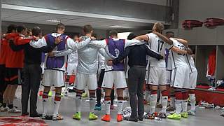 A look inside the changing rooms during a pre-match speech © DFB
