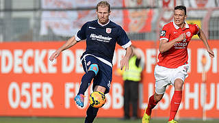 Lukas Sinkiewicz (l.) beim Jahn: 