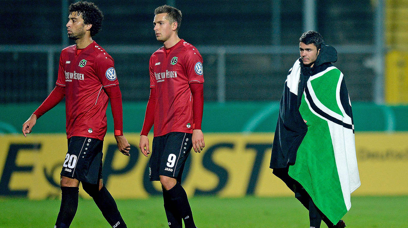 Enttäuschung auf der anderen Seite: Die Spieler von Hannover 96 © 2014 Getty Images