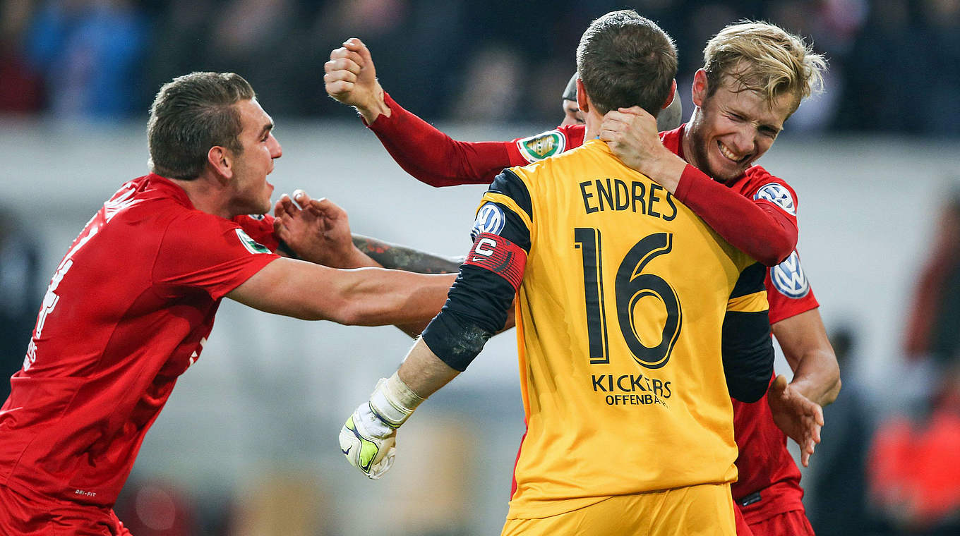 Jubel nach dem Abpfiff: Kickers Offenbach ist eine Runde weiter © 2014 Getty Images