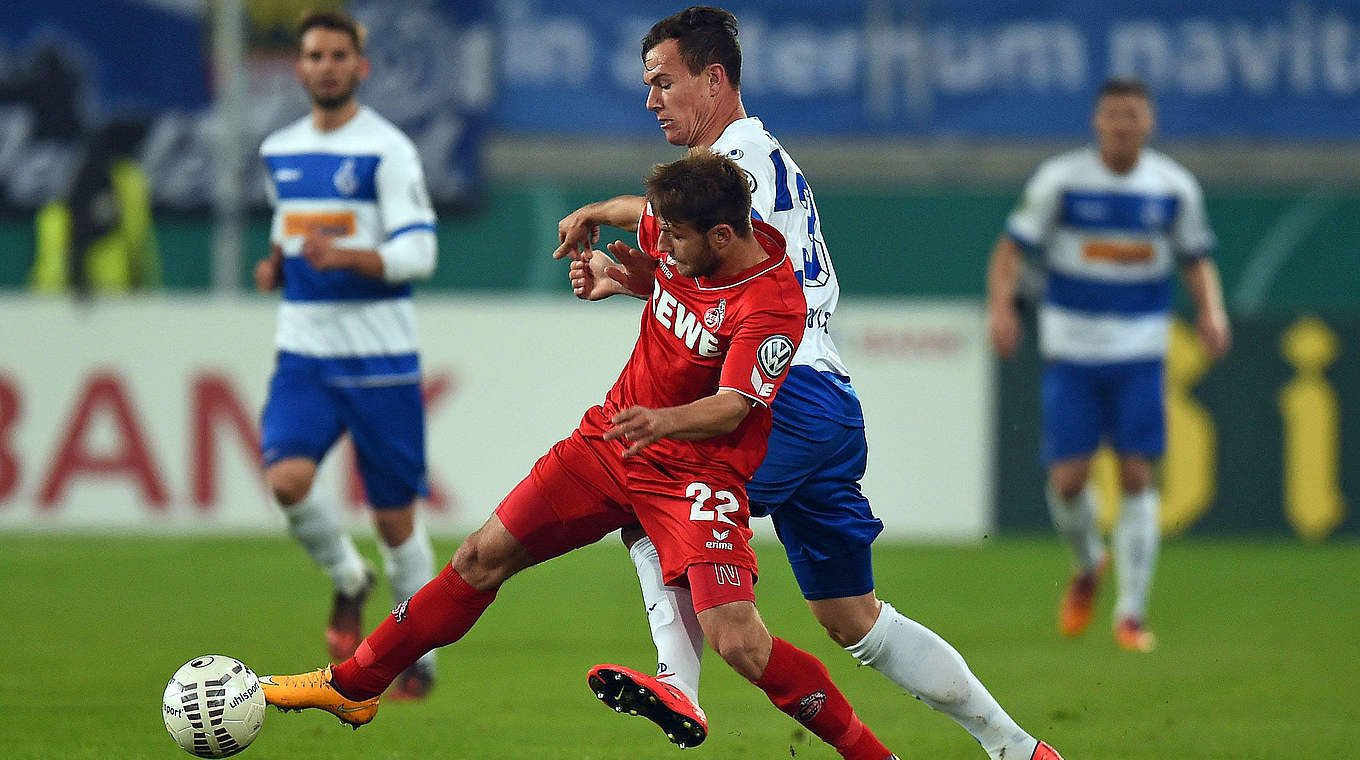 Heißer Derby-Fight: Duisburg gegen Köln © 2014 Getty Images
