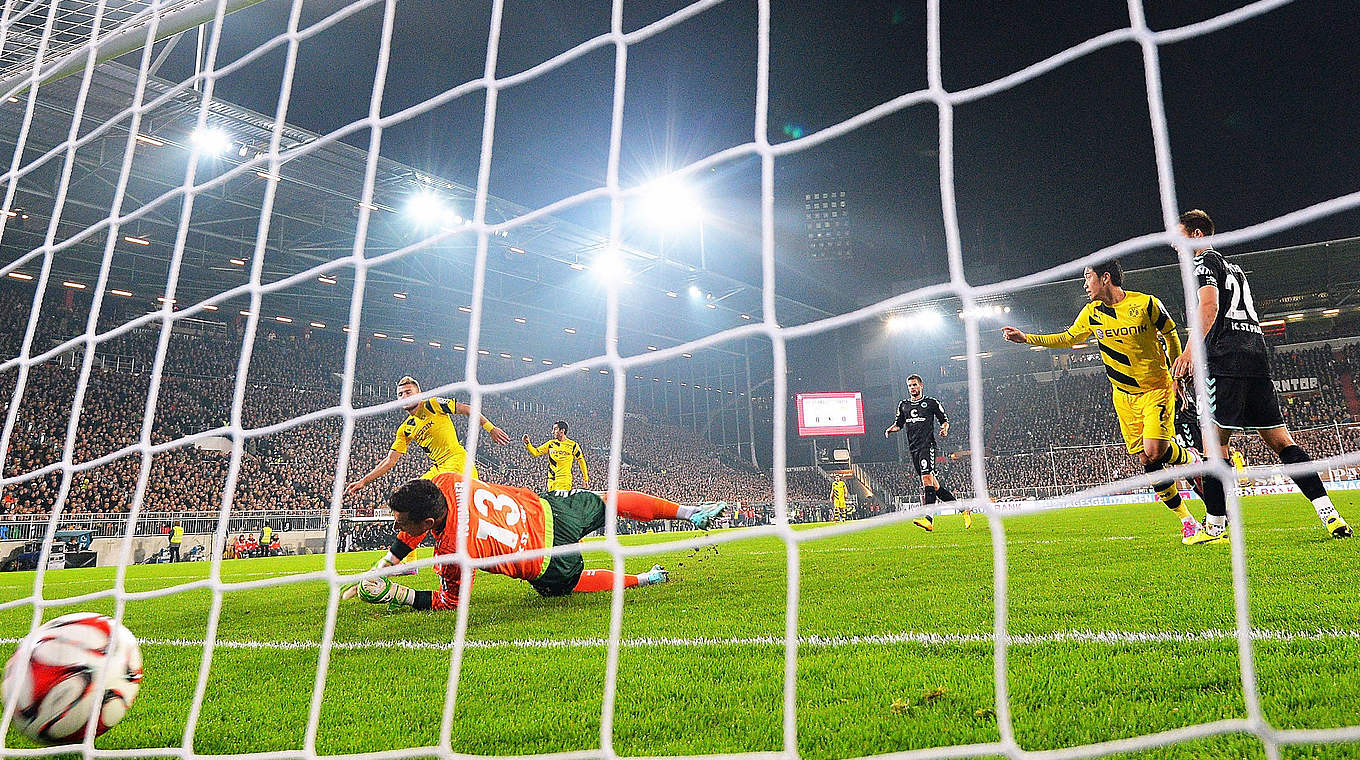 Der Anfang vom Ende für St. Pauli: Dortmunds Immobile erzielt das 1:0. © 2014 Getty Images