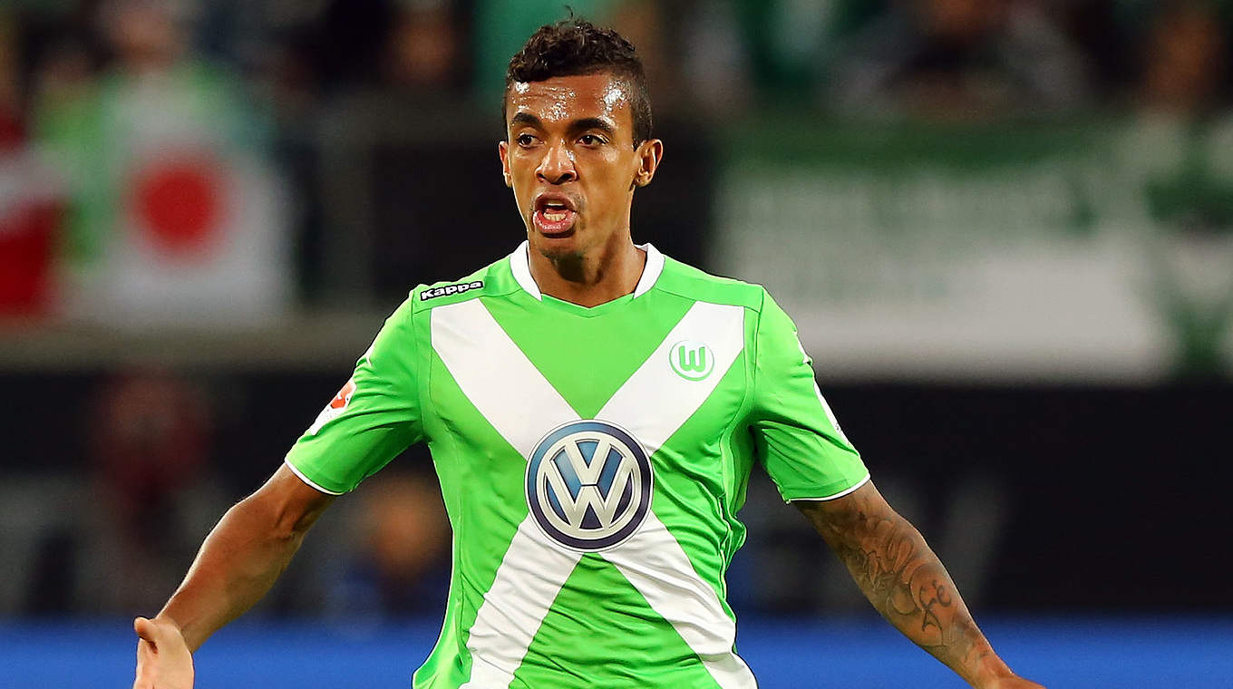 Fällt verletzt aus: Wolfsburgs Brasilianer Luiz Gustavo © 2014 Getty Images