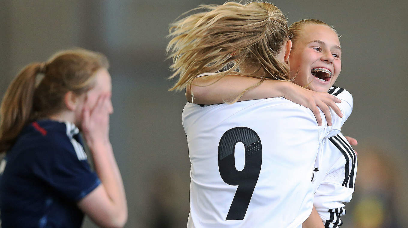 Zwei Kantersiege im Länderspieljahr 2014: die U 15-Juniorinnen in Schottland © 2014 Getty Images
