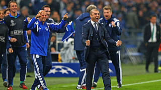 Hofft auf Schützenhilfe von Ex-Klub FC Chelsea: Schalke-Trainer di Matteo (v.) © 2014 Getty Images