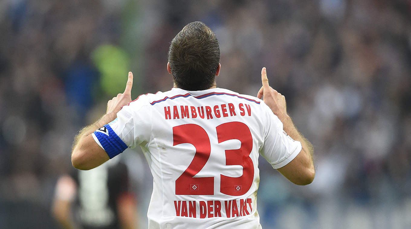 Rafael van der Vaart's penalty clinched victory for HSV © AFP PHOTO / TOBIAS SCHWARZ