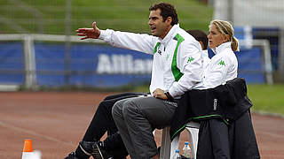 Ist mit Wolfsburg noch ungeschlagen: Trainer Ralf Kellermann © 2014 Getty Images