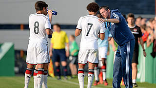 Testen zweimal gegen Tschechien: Meikel Schönweitz (r.) und die U 16 © 2014 Getty Images