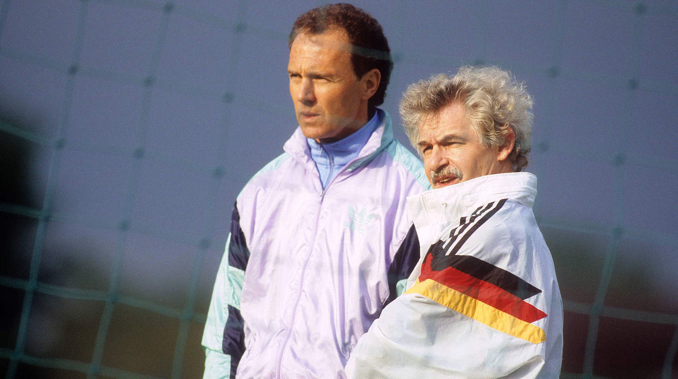 45 Jahre Physiotherapeut bei der deutschen Nationalmannschaft: Adolf Katzenmeier (r.) © imago sportfotodienst