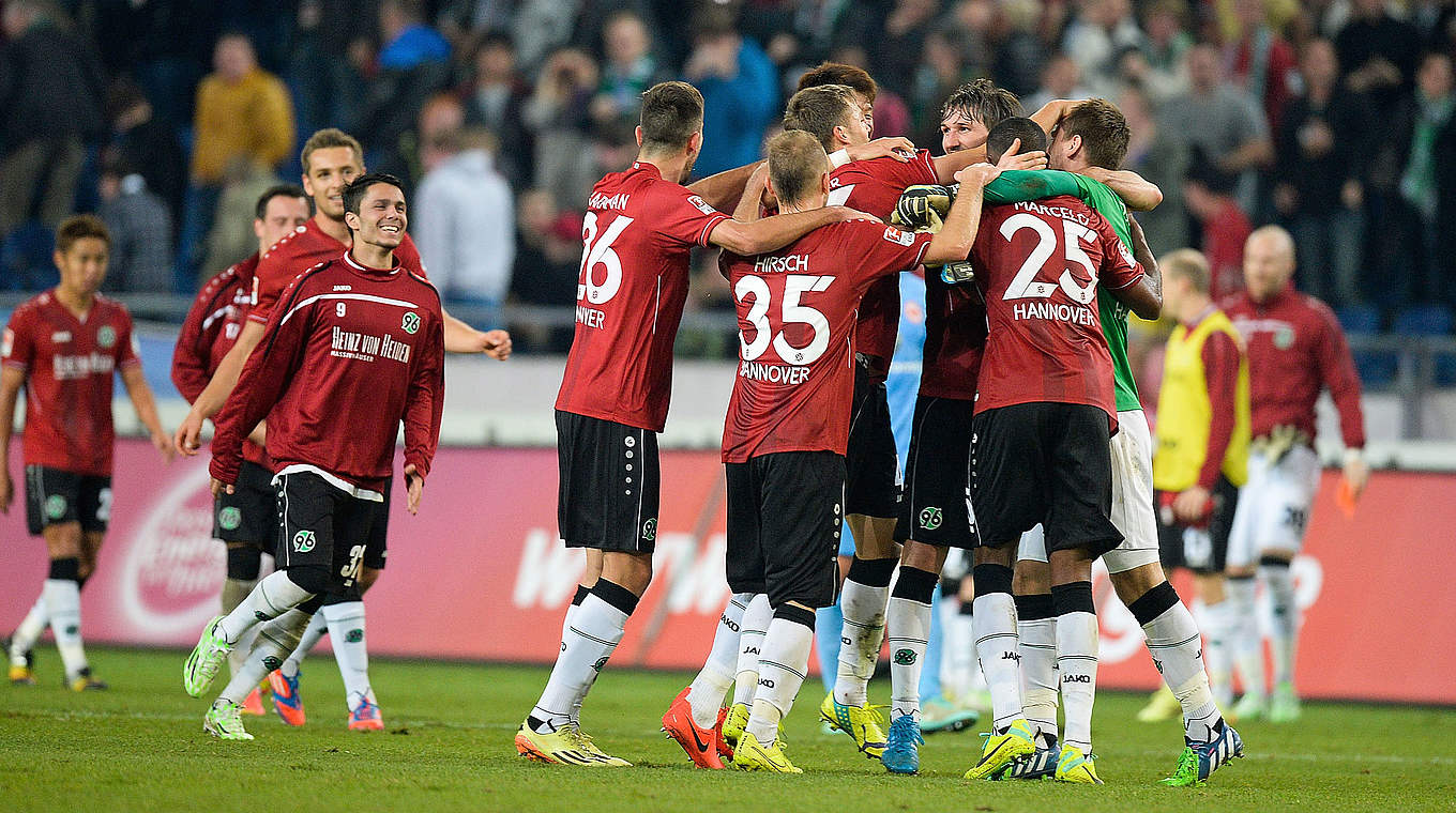 Jubelt über zwei Siege in Folge: Hannover 96 © 2014 Getty Images