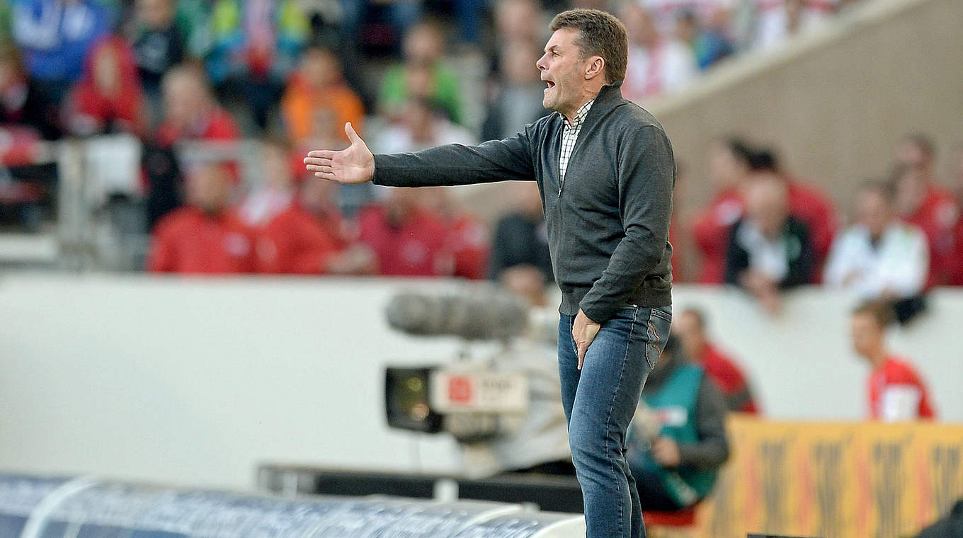 Mit Wolfsburg erster Bayern-Verfolger: Dieter Hecking © 2014 Getty Images