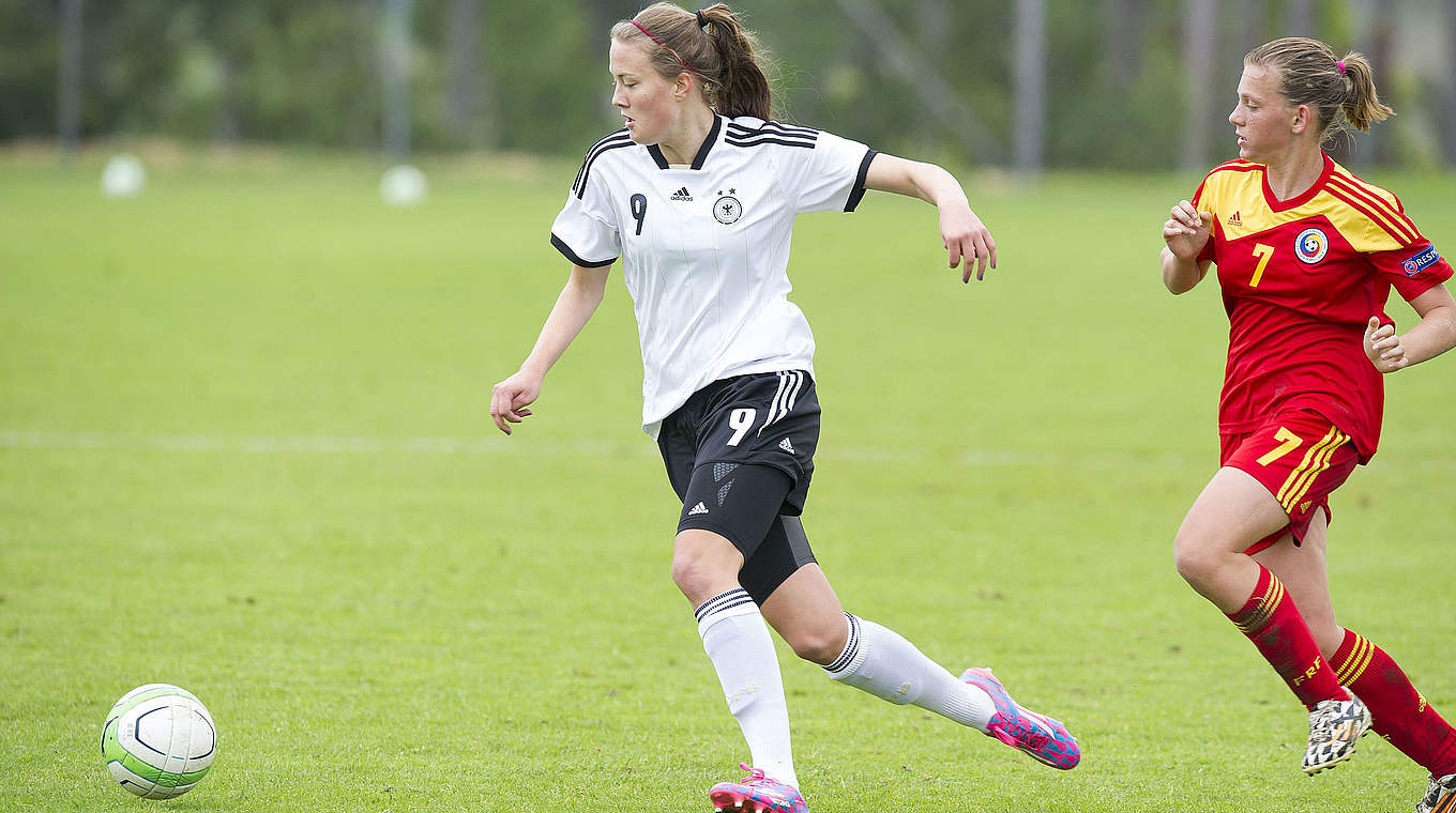 Erfahrenste Spielerin im Kader: Stefanie Antonia Sanders (l.) von Werder Bremen © 2014 Getty Images