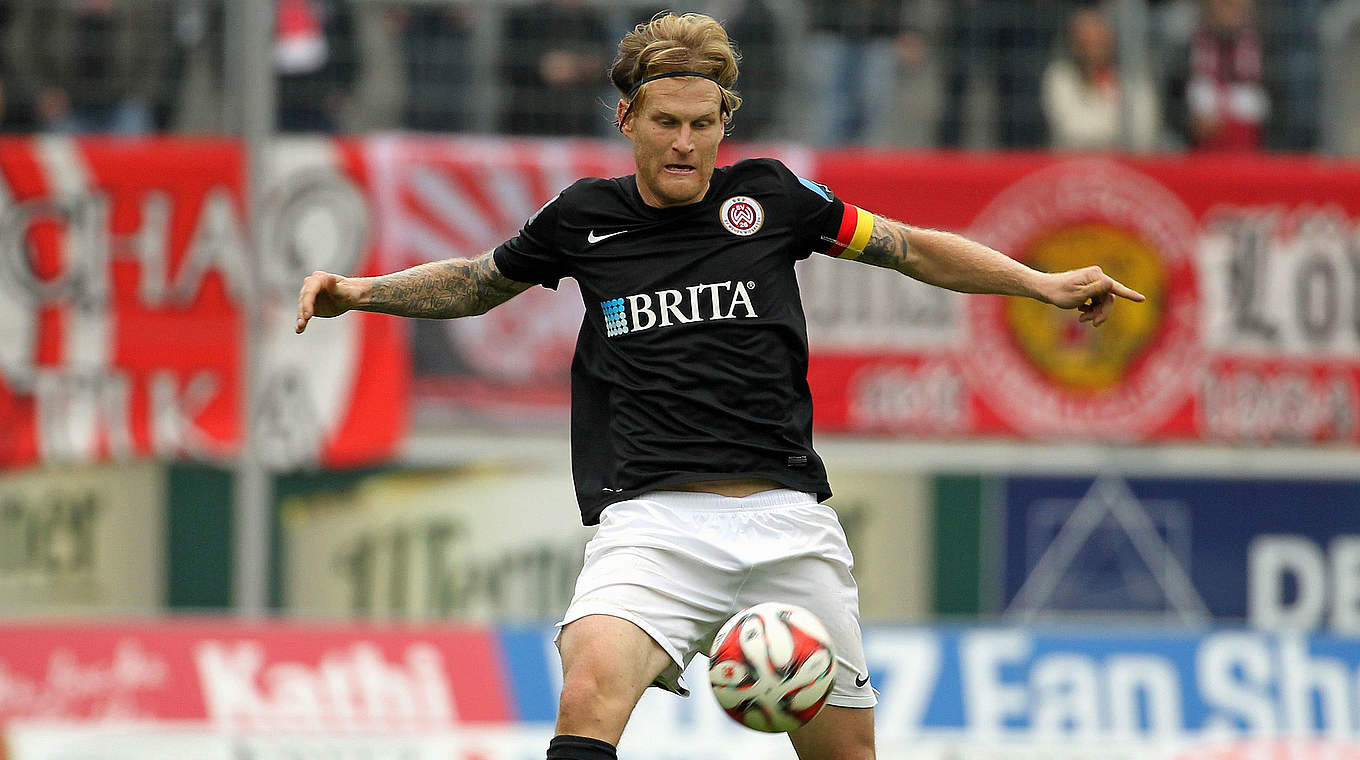 Gegen seinen Ex-Klub aus Bielefeld wieder dabei: Wehens Kapitän Nico Herzig © 2014 Getty Images
