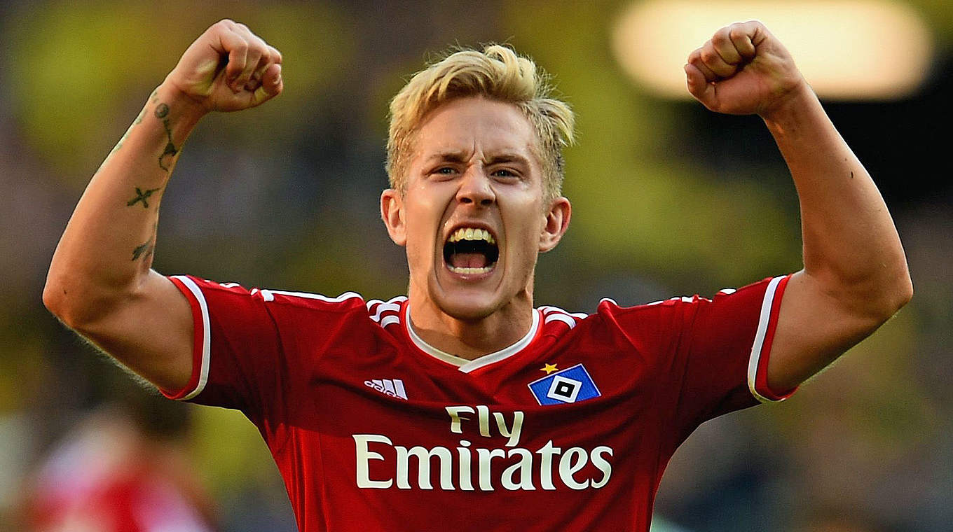 Setzt auf Yoga: Hamburgs Lewis Holtby © 2014 Getty Images