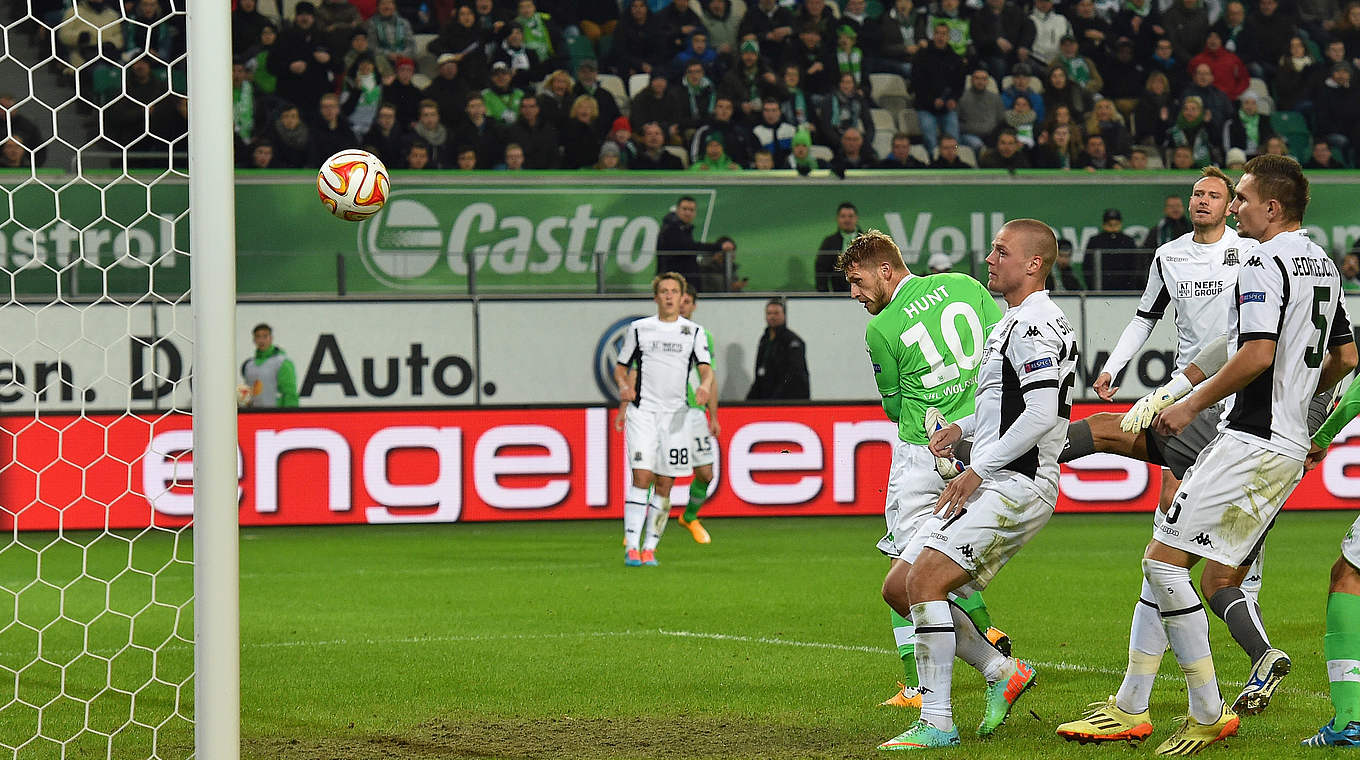 Trifft per Kopf zur Wolfsburger Führung: Aaron Hunt © 2014 Getty Images