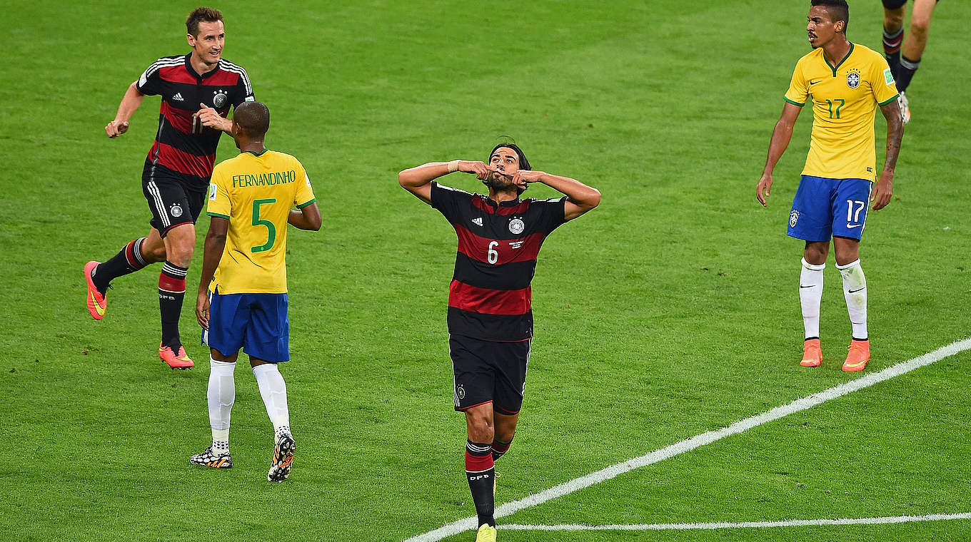 Letztes Länderspiel beim 7:1 gegen Brasilien im WM-Halbfinale: Sami Khedira (v.) © 2014 Getty Images