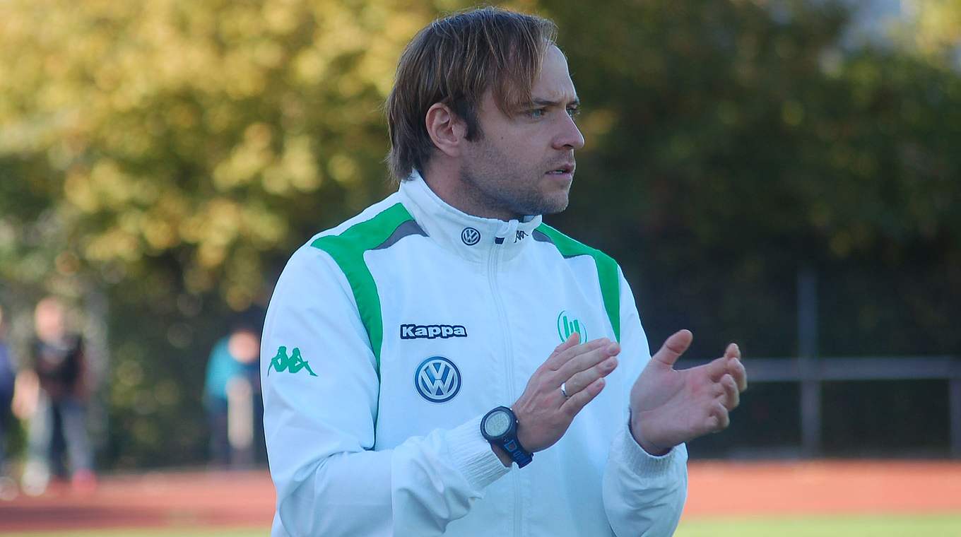 In Cloppenburg zu Gast: Wolfsburg II mit Trainer Stephan Lerch © mspw