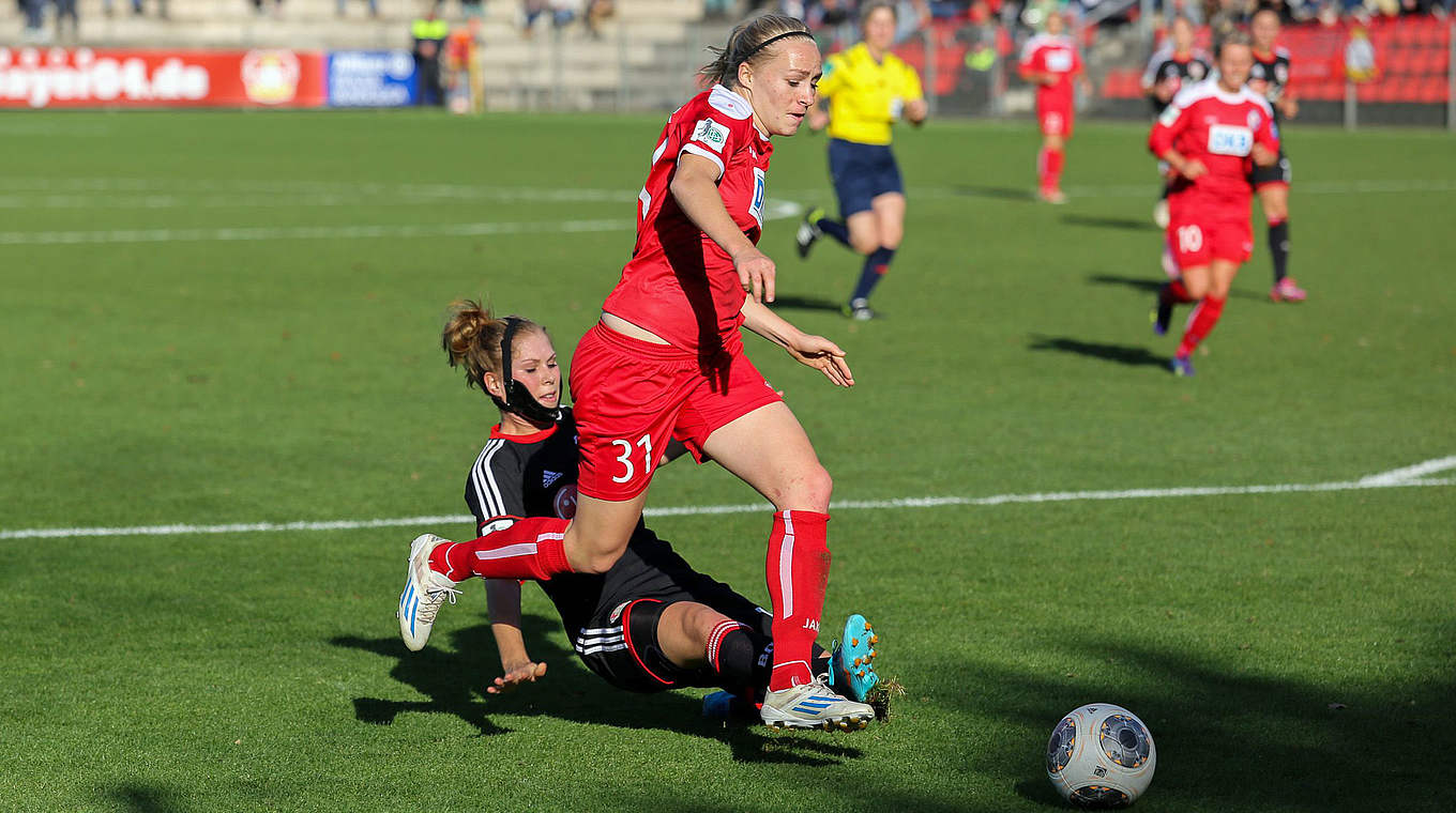 Torschützin beim 6:1-Erfolg in Leverkusen: Potsdams Pauline Bremer (v.) © Jan Kuppert