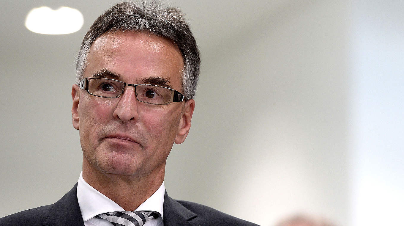 Seit März 2012 Generalsekretär des DFB: Helmut Sandrock © 2014 Getty Images