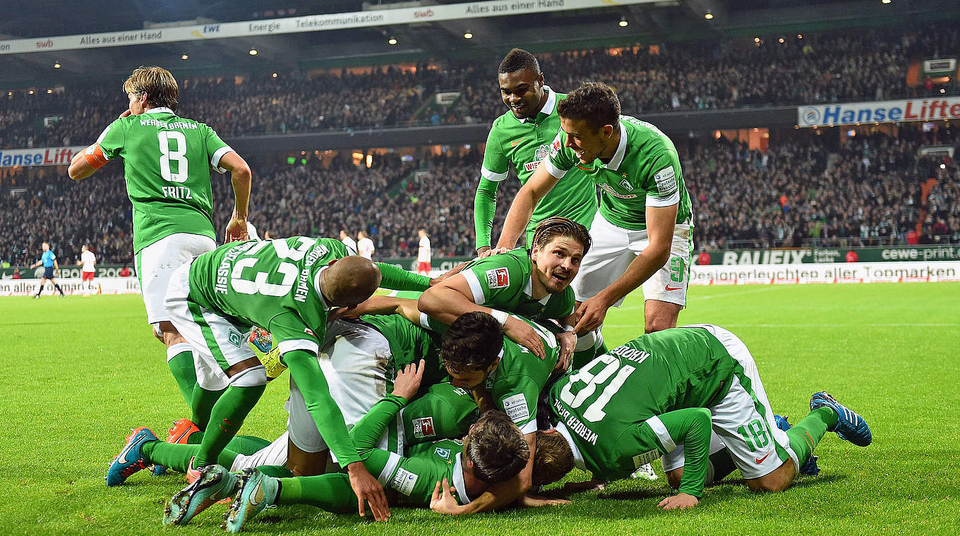 Erster Heimsieg: Nachdem den Bremern letzte Woche der erste Saisonsieg in Mainz gelang (2:1),  konnte nun auch der erste Heimsieg der Saison gefeiert werden (2:0 gegen den VfB Stuttgart). © 2014 Getty Images