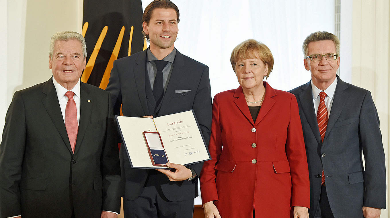 Ausgezeichnet: Roman Weidenfeller © GES/Markus Gilliar