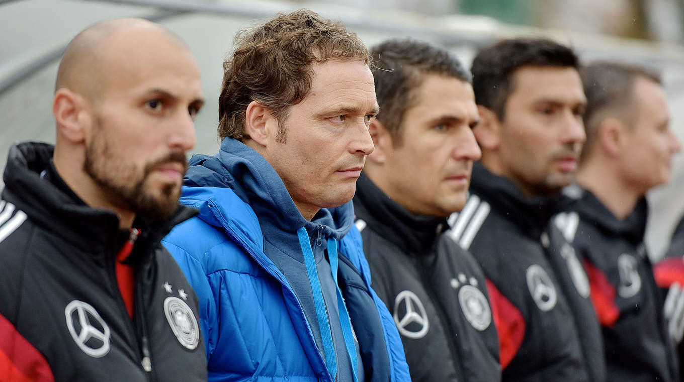 DFB-Trainer Marcus Sorg (2.v.l.): "Das Spiel nach vorn ist unsere Stärke" © 2014 Bongarts