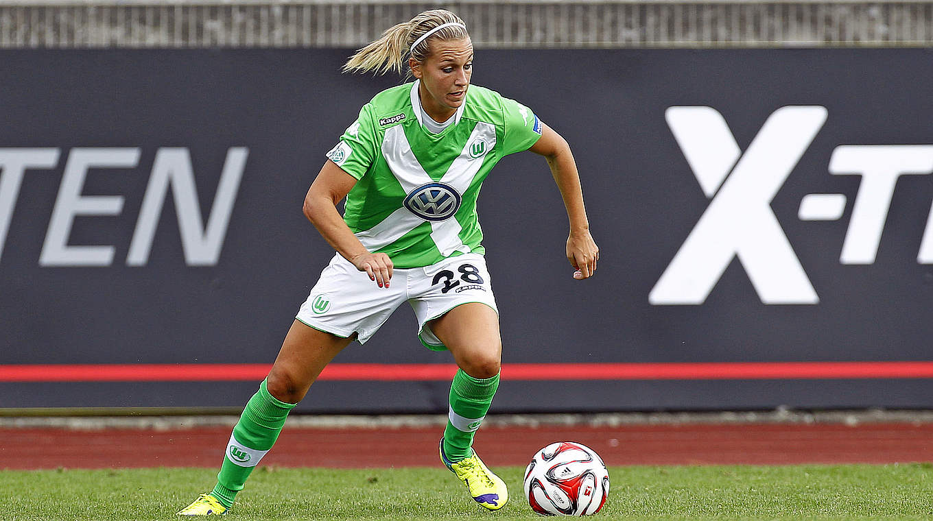 Sieg mit dem VfL: Lena Goeßling steuert einen Treffer bei © 2014 Getty Images