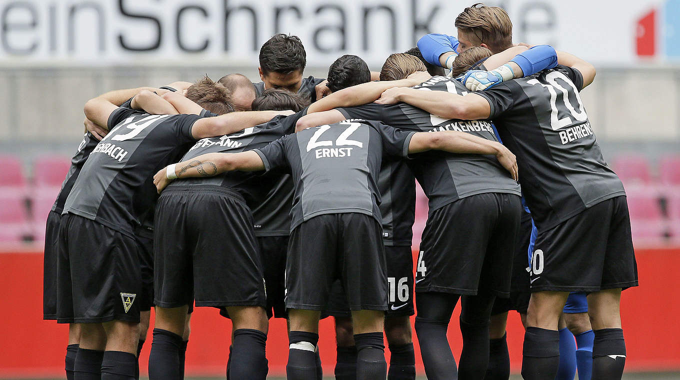 Wollen zurück an die Spitze der Tabelle: Die Spieler von Alemannia Aachen © 2014 Getty Images