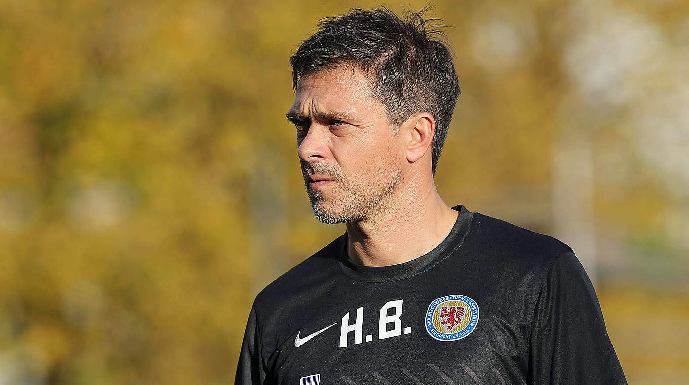 Hofft im Derby auf den Befreiungsschlag: Eintracht-Coach Henning Bürger © imago/Hübner