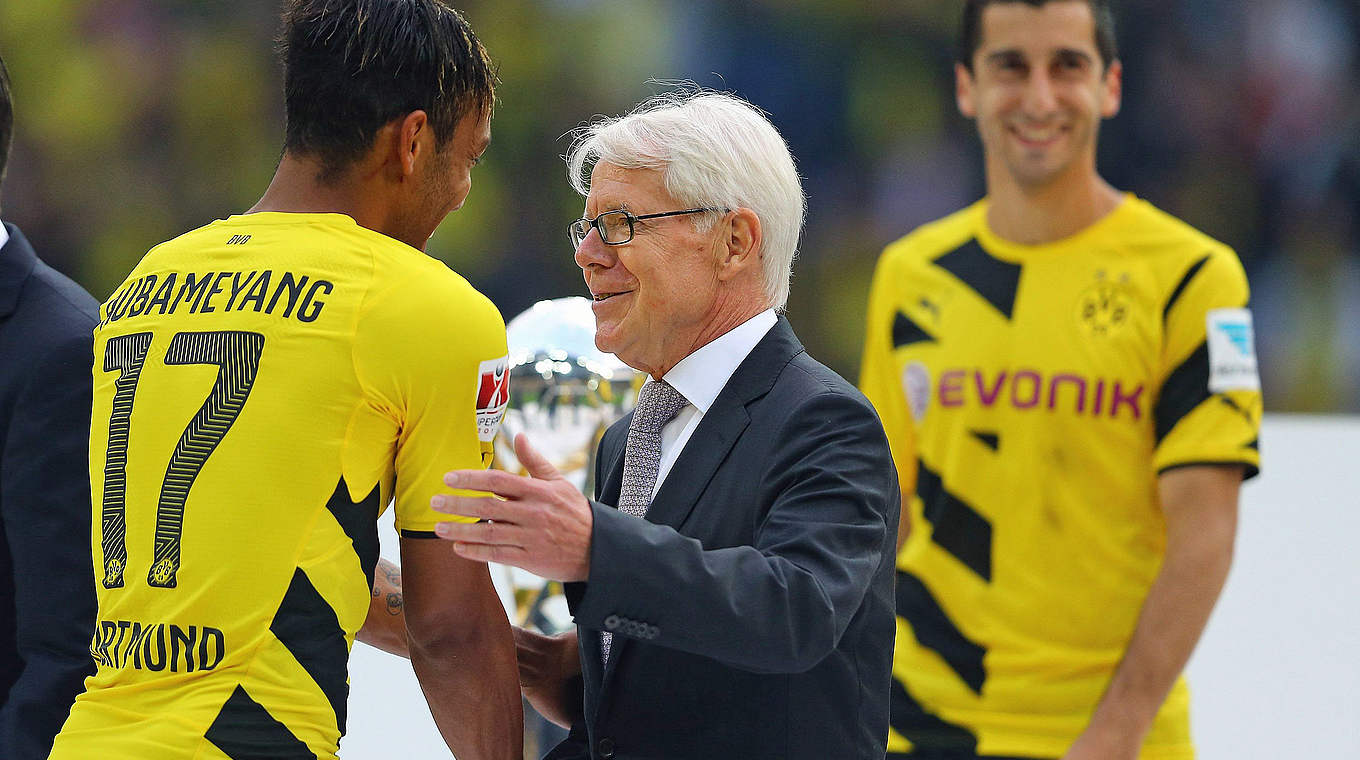 Macht dem BVB Mut und warnt zugleich: Klub-Präsident Reinhard Rauball (r.) © 2014 Getty Images