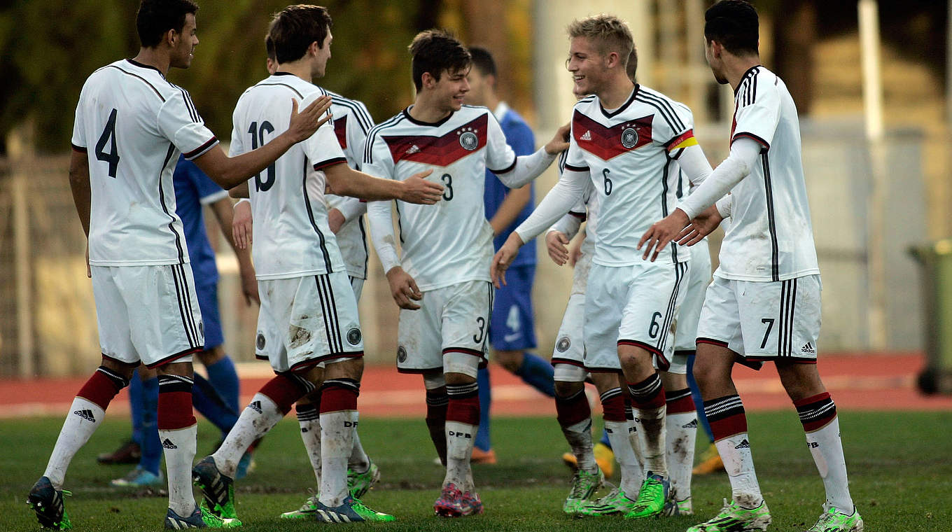 Peilen den zweiten Sieg im dritten Spiel an: die deutschen U 19-Junioren © 2014 Getty Images