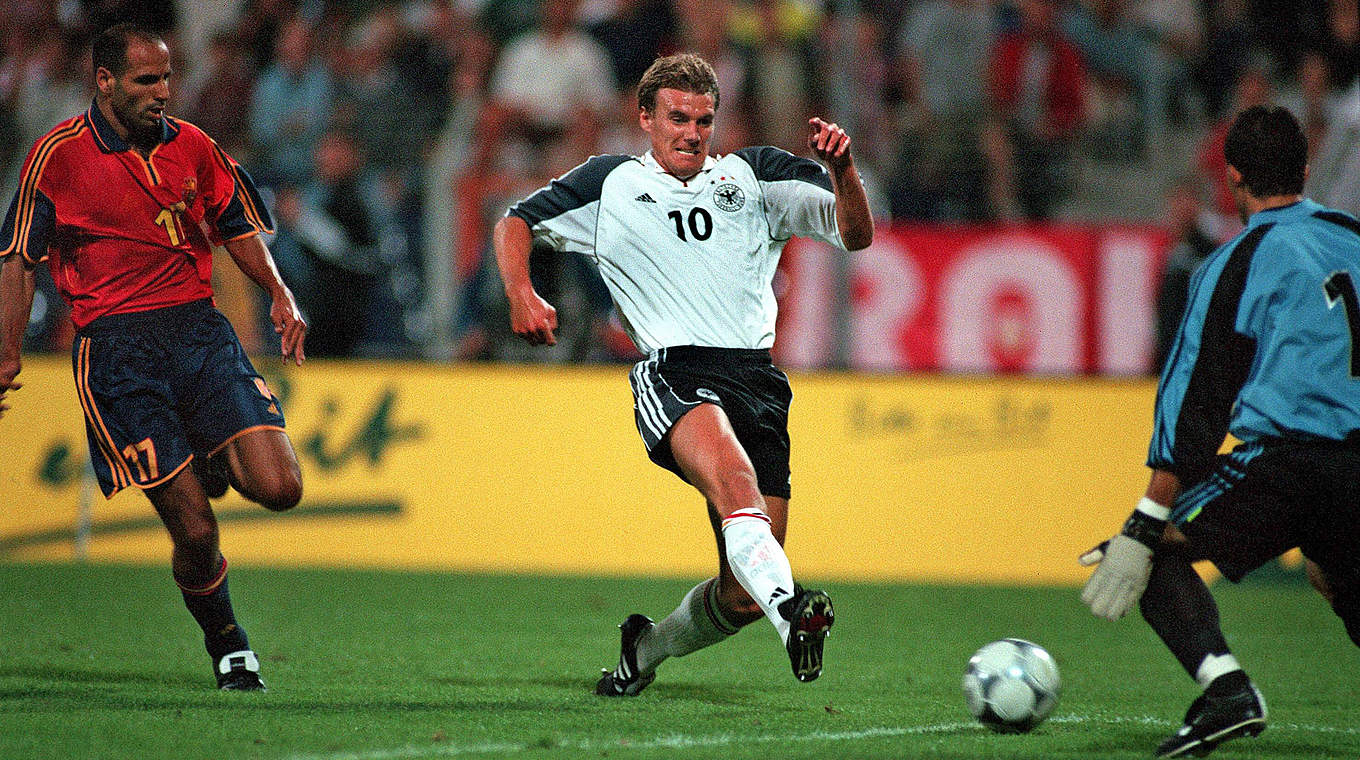 Doppelpack I beim letzten deutschen Sieg gegen Spanien 2000: Alex Zickler (M.) © imago